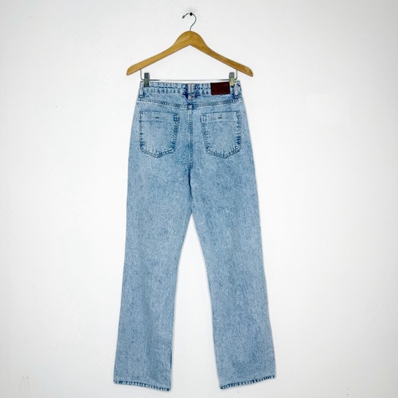 Zara High Waisted Mom Jeans Acid Wash Straight Leg Denim Size 6 - Picture 3 of 9